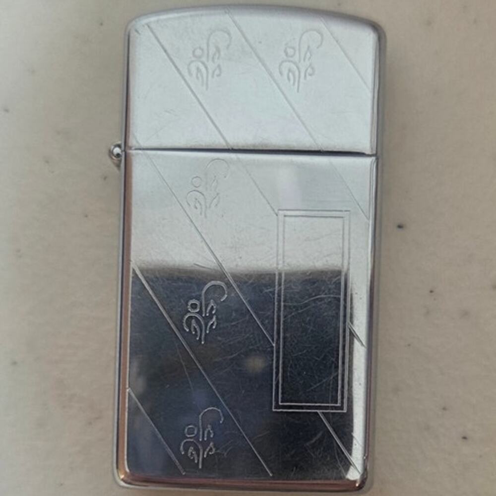 Zippo Slim Diagonal Retro High Polish Chrome 24194